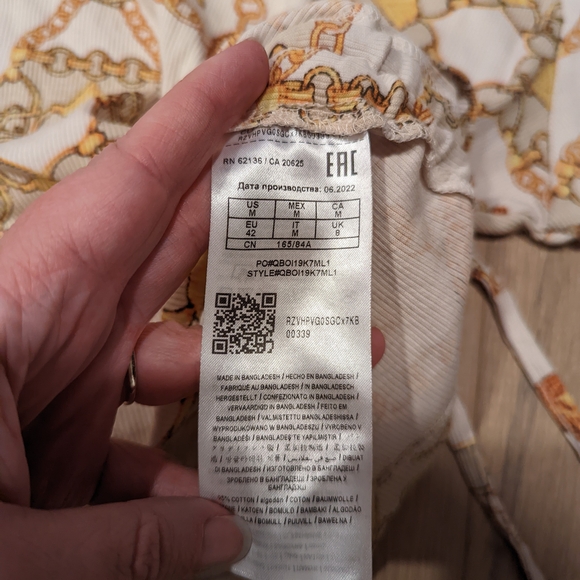 Chain Print Ruched Top - Picture 7 of 9